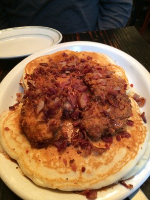 Jacob's Pickles Restaurant: Chicken and Pancakes!